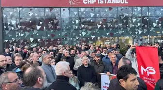 CHP İstanbul İl Başkanlığı Önünde Turan Hançerli İçin Tepki Gösterildi