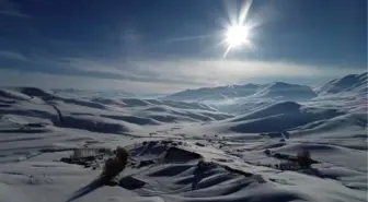Van'da etkili olan kar yağışı havzaya can suyu oldu