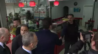 İmamoğlu, Eyüpsultan'da esnaf ve pazar ziyaretleri yaptı