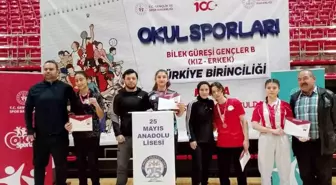 Samsunlu Öğrenci Okul Sporları Bilek Güreşi Şampiyonası'nda Türkiye Birincisi Oldu