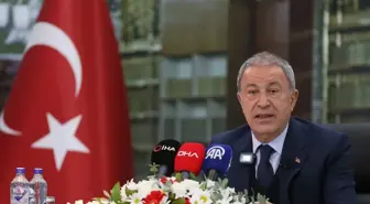 Hulusi Akar: Terörü Bitirmekte Kararlıyız