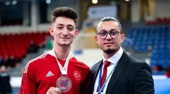 Uşak Valisi Turan Ergün, karate branşında dereceye giren Uşaklı sporcuyu ve antrenörü için tebrik mesajı yayımladı