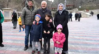 Isparta Belediye Başkanı Şükrü Başdeğirmen, Andık Deresi Bezirgan Şelalesi Mesirelik Alanı'nda vatandaşlarla buluştu