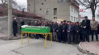 Bıçaklanarak hayatını kaybeden 17 yaşındaki genç son yolculuğuna uğurlandı