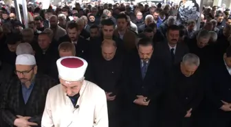 İYİ Parti Genel Başkan Yardımcısı Hakan Şeref Olgun'un babasının cenazesi toprağa verildi