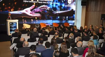 İzmir'de Dijital Dönüşüm Zirvesi: İnsan Dönüşümü Önemli
