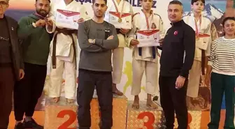 Sivaslı sporcular Nevşehir'de altın madalyalar kazandı