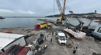 Karadeniz Ereğli Belediyesi Bozhane Limanı'nda İskele Güçlendirme Çalışmalarına Devam Ediyor