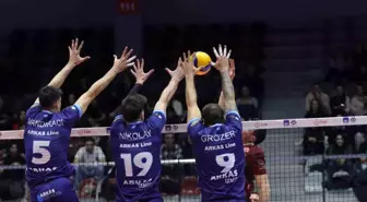 Arkas Spor, Kupa Voley çeyrek finalinde Galatasaray'ı mağlup ederek Dörtlü Final'e yükseldi