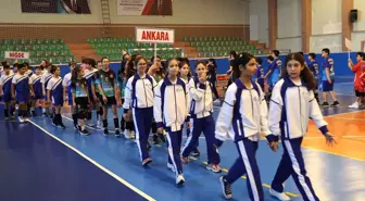 Nevşehir'de Okul Sporları Voleybol Küçükler Kız-Erkek Grup Müsabakaları Başladı