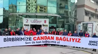 İzmir'de PTT Kargo Çalışanları Kızılay Kampanyasına Kan Bağışında Bulundu