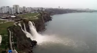 Antalya'da sağanak sonrası Düden Şelalesi'nin kirliliği azaldı