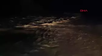 Çanakkale'de Karamenderes Çayı taştı, tarlalar sular altında kaldı