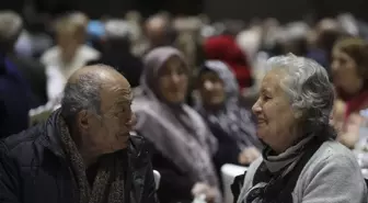 Eyüpsultan Belediyesi, 40 yıl evli çiftler için Sevgililer Günü programı düzenledi