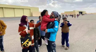 İsrail'in saldırısı altındaki Gazze'ye yardım malzemeleri ulaştırılıyor