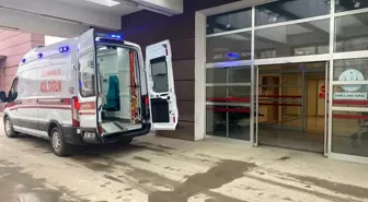 Adıyaman'da Motosiklet Sürücüsü Hafif Ticari Araçla Çarpıştı