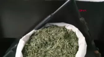 İzmir'de yapılan operasyonda 11,5 kilo esrar ele geçirildi, 2 kişi gözaltına alındı