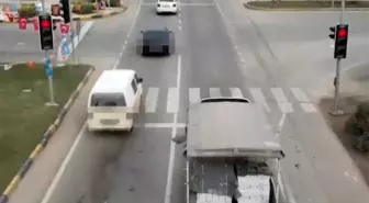 Gaziantep'te Dronlarla Yapılan Trafik Uygulamasında Kırmızı Işık İhlali Tespit Edildi