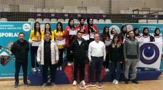 Muğla'nın Köyceğiz ilçesi Naip Hüseyin Anadolu Lisesi floor curling sporcuları Afyonkarahisar'dan ikincilikle döndü