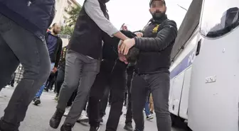 AK Parti Küçükçekmece Belediye Başkan adayı Aziz Yeniay'ın ziyareti sırasında silahlı saldırı
