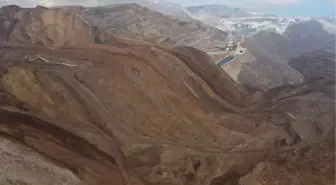 Erzincan'da Altın Madeni Saha Kayması: 9 İşçi Aranıyor
