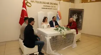 Marmaris Belediyesi Sevgililer Günü'nde Evlenen Çiftlere Pasta Hediye Etti