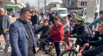 AK Parti Düzce Milletvekili Gençlere Bisiklet Parkı Sözü Verdi