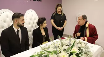 Narlıdere Belediyesi 14 Şubat'ta 7 çiftin nikahını kıydı