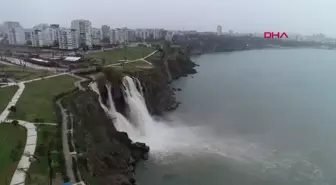 Antalya'da sağanak sonrası Düden Şelalesi'nin kirliliği azaldı