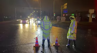 Şanlıurfa-Viranşehir Kara Yolu Taşkın Nedeniyle Ulaşıma Kapandı