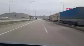 Ağrı'da Gürbulak Sınır Kapısı'nda 30 kilometrelik TIR kuyruğu oluştu