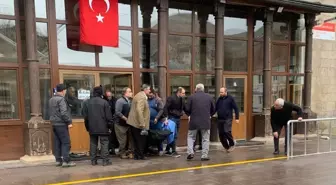 Kayseri'de Camide Namaz Kılan Kişi Hayatını Kaybetti