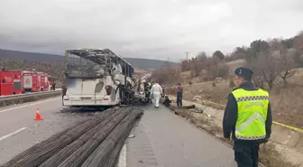 Çorum'da Otobüs Kazası: 2 Kişi Hayatını Kaybetti, 6 Kişi Yaralandı