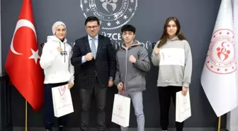 Türkiye Gençler Boks Şampiyonası'nda dereceye giren sporcular İl Müdürü'nü ziyaret etti