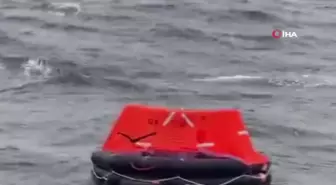 Batan gemideki mürettebatı, 'Kimse var mı?' anonslarıyla arıyorlar