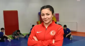 Başak Duman, Türkiye Güreş Şampiyonası'na hazırlanıyor
