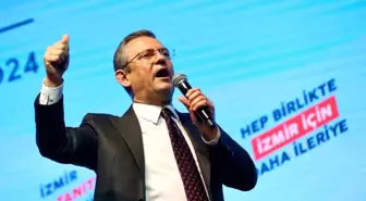CHP Genel Başkanı Özgür Özel, İzmir'de belediye başkan adaylarını açıkladı