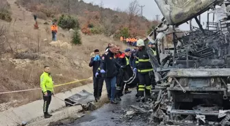 Çorum'da Yolcu Otobüsü Kamyona Çarptı: 2 Ölü, 6 Yaralı