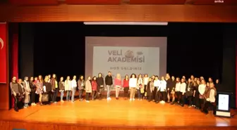 Kartal Belediyesi Kreş Müdürlüğü'nden Veli Akademisi eğitim programı