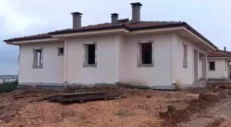 Göçeri Muhtarı Mehmet Erdem, Deprem Konutları Kurasıyla İlgili Haberlere Açıklama Yaptı