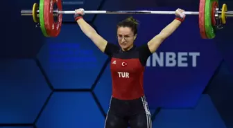 Avrupa Halter Şampiyonası'nda Aysel Özkan Bronz Madalya Kazandı