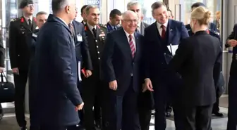 Milli Savunma Bakanı Yaşar Güler, NATO Savunma Bakanları Toplantısı'na katılmak üzere Brüksel'e gitti
