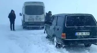 Erzurum-Tekman karayolunda mahsur kalan sürücüler kurtarıldı