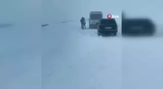Palandöken geçidinde mahsur kaldılar