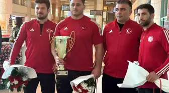 Avrupa Güreş Şampiyonası'nda Rıza Kayaalp ve Selçuk Can Türkiye'ye döndü