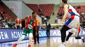 Anadolu Efes, Pınar Karşıyaka'yı mağlup ederek finale yükseldi