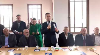 Gölbaşı Belediye Başkanı Ramazan Şimşek, Selametli Şehit Emrah Mahallesi'nde tapu dağıttı