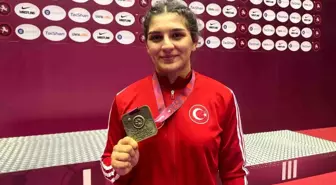 Nesrin Baş, Avrupa Güreş Şampiyonası'nda altın madalya kazandı