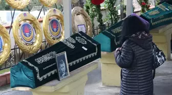 Türk edebiyatının önemli isimlerinden Füruzan'ın cenazesi kılındı