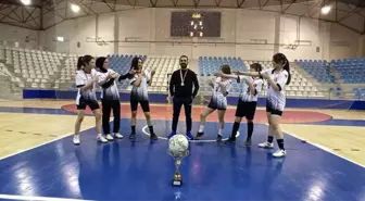 Yeşilyurt Mesleki Teknik Anadolu Lisesi Okul Sporları Genç Kızlar Futsal Turnuvası'nda İl Birincisi Oldu